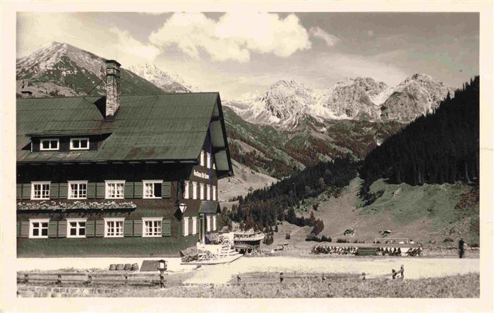 Mittelberg Kleinwalsertal AT Gasthof Pension Alte Krone mit Schafalpkoepfe