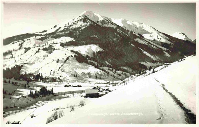 Saalbach -Hinterglemm AT Zwoelferkogel mit Schusterkogel