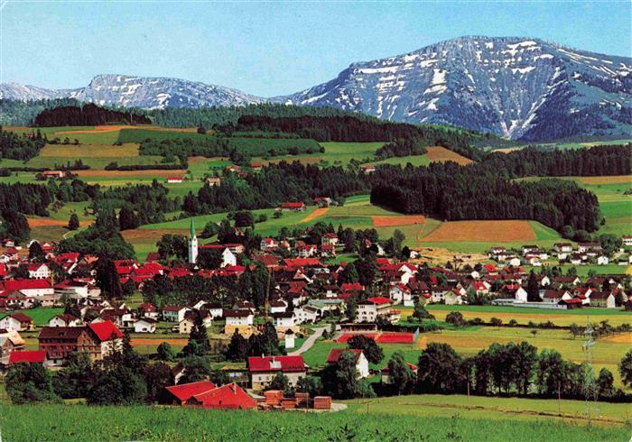 Weiler Allgaeu mit Rindalphorn und Hochgrat