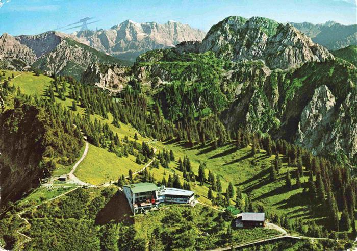 Schwangau Tegelbergbahn Schwangau Fuessen Bergstation mit Zugspitze und Straussb