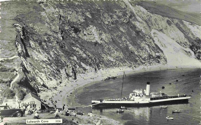 Lulworth Cove UK Kuestenpanorama Dampfer