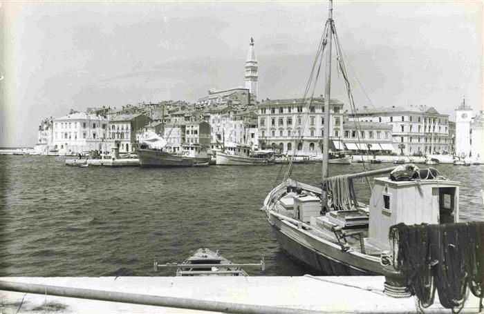 Rovinj Rovigno Istrien Croatia Hafen Fischkutter