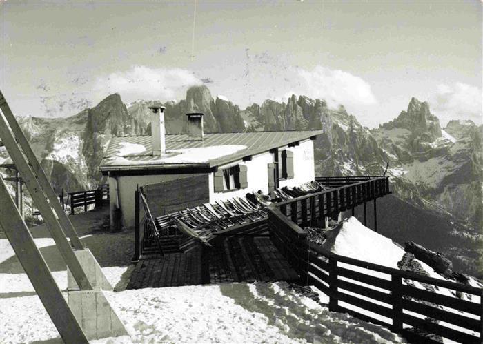 San Martino di Castrozza IT Rifugio Punta Ces Berghuette Dolomiten