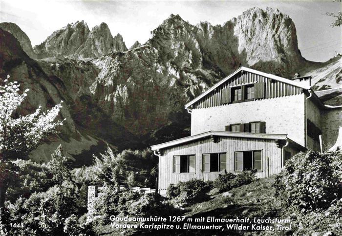 Gaudeamushuette 1267m Wildermieming Tirol AT mit Ellmauerhalt Leuchsturm Karlspi