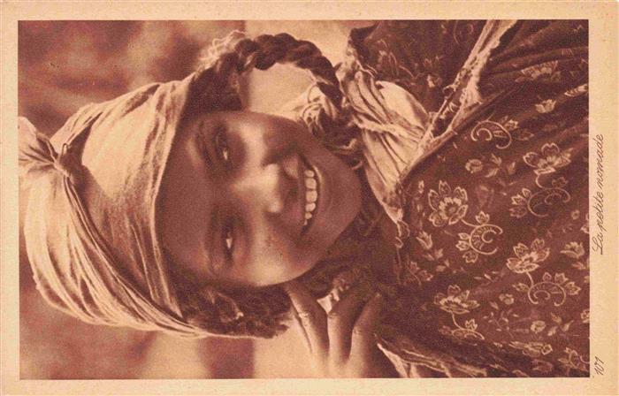 Nomades Nomaden Beduines Bedouines-- Klein Mädchen