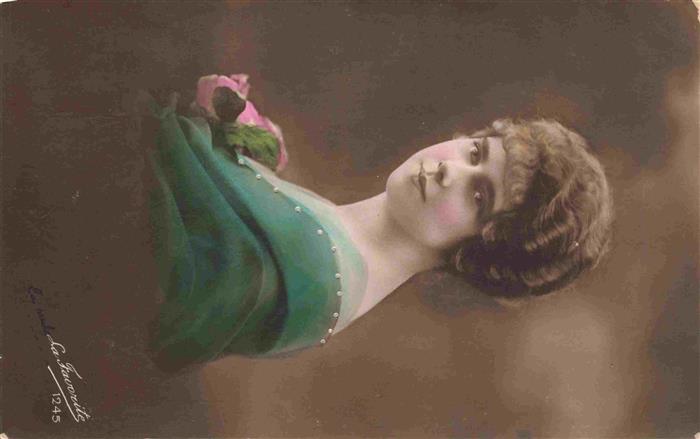 Foto Favorite Nr. 1245 Frau Rosen Haare Paris