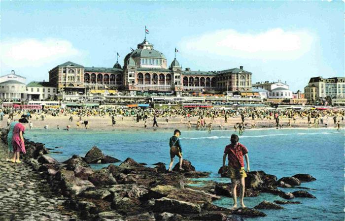 SCHEVENINGEN Den Haag Zuid-Holland NL Strandleven met Kurhaus