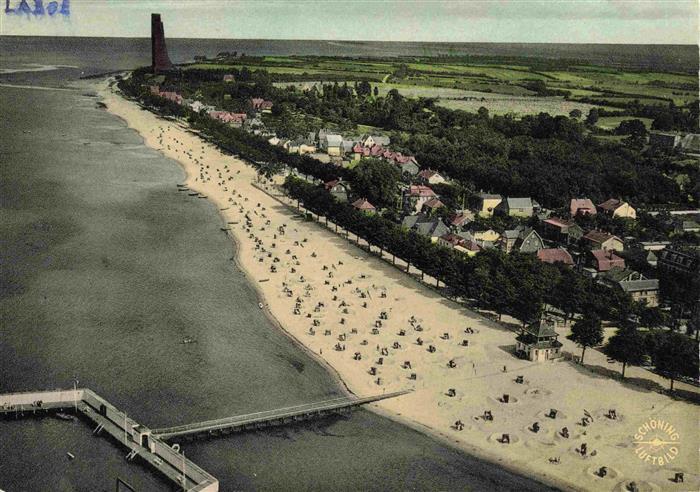 LABOE Ostseebad Fliegeraufnahme mit Strand und Marine Ehrenmal