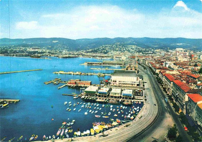 TRIESTE Triest IT Veduta passeggiata triestina