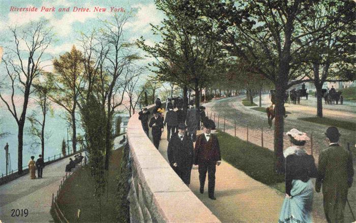 NEW YORK City USA Riverside Park and Drive