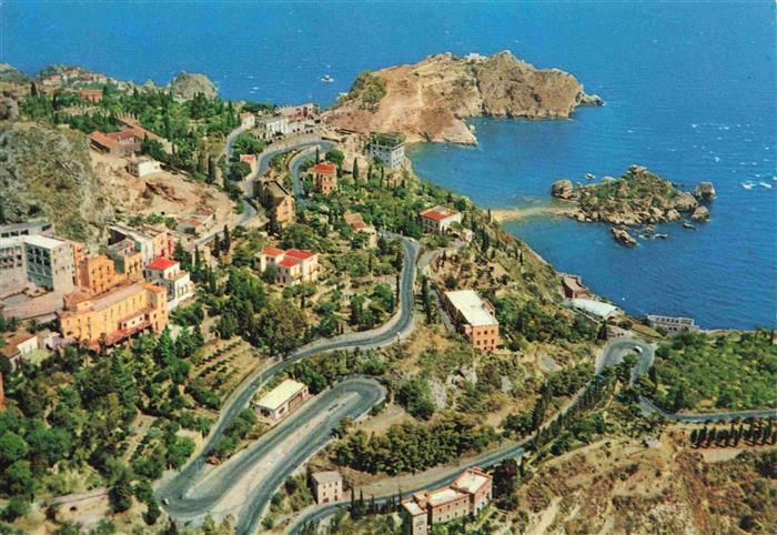 Taormina Sicilia IT Fliegeraufnahme mit Isola Bella