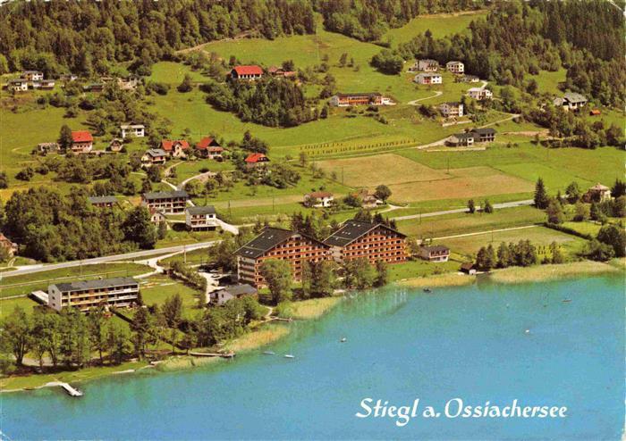 Stiegl Ossiach Kaernten AT Appartementhaeuser Haensel und Gretel mit Ossiacherse