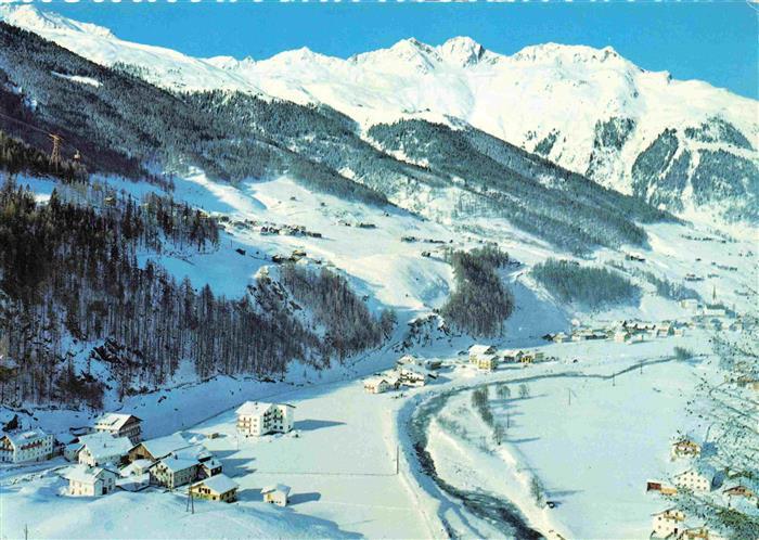 Soelden oetztal AT mit oetztaler Gletscherbahn auf den Gaislachkogl