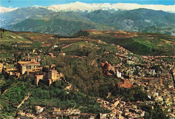 GRANADA Andalucia ES Vista aérea de la Alhambra y Sierra Nevada vista aérea