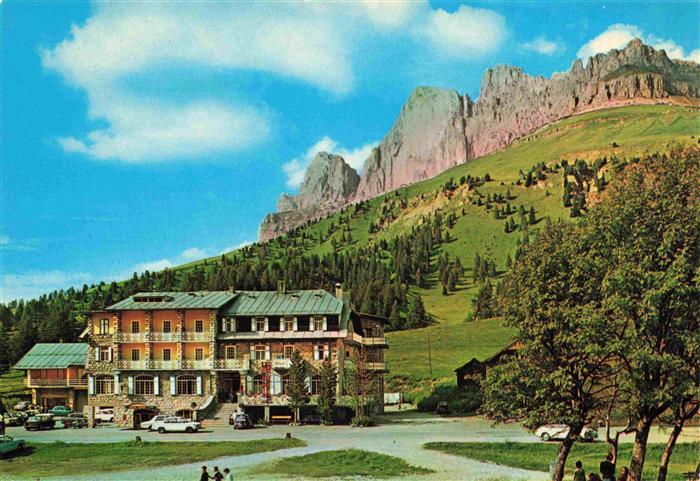 Karerpass Passo Carezza IT Hotel Savoy mit Rosengarten Dolomiten