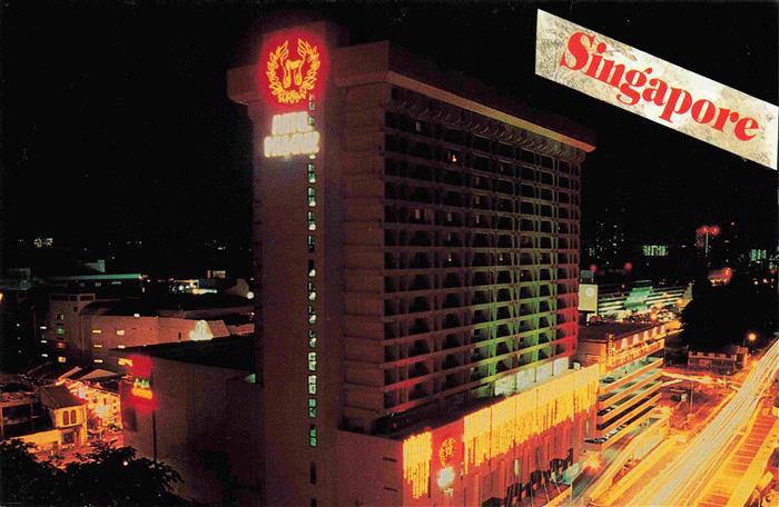 Singapore Hotel Phoenix at night