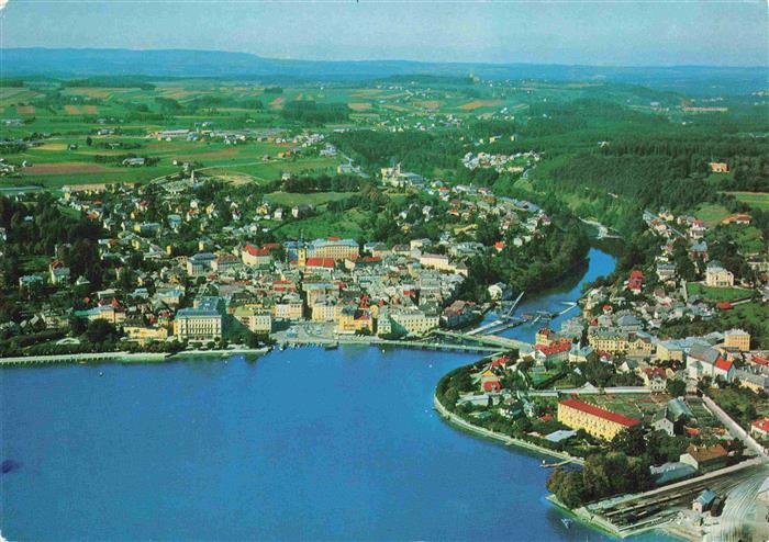 Gmunden Traunsee Salzkammergut Oberoesterreich AT Fliegeraufnahme