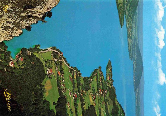 Attersee Panorama groesster Badesee im Salzkammergut Aufnahme von der Madlschnei