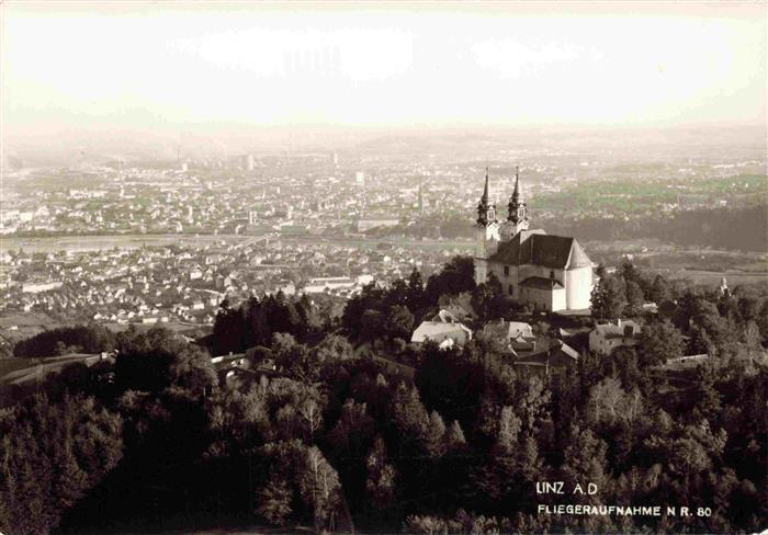 LINZ DONAU AT Fliegeraufnahme mit Kirche