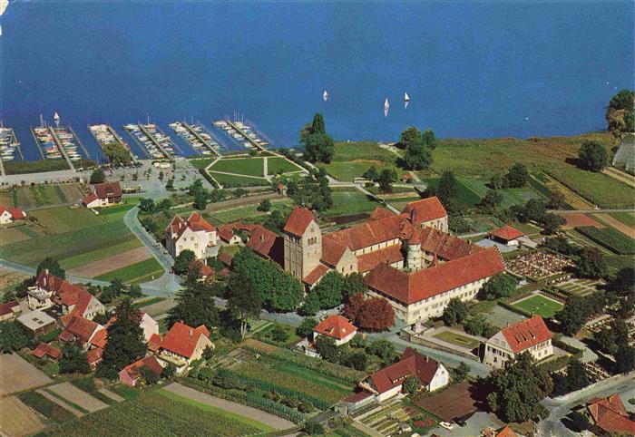 Insel Reichenau Bodensee Fliegeraufnahme mit Marienmuenster