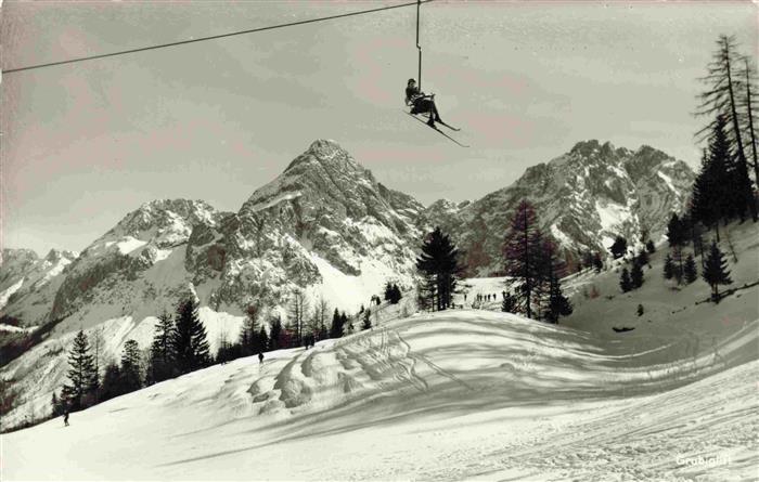 Lermoos Tirol AT Grubiglift mit Mieminger Hochgebirge