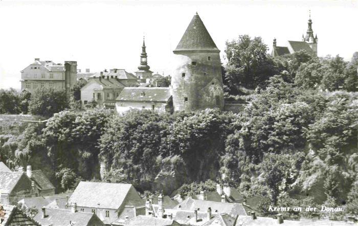 Krems Donau Niederoesterreich AT Teilansicht mit Kirche und Burg