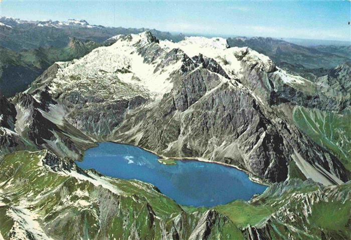 Luenersee 1969m Vorarlberg AT Fliegeraufnahme mit Scesaplana