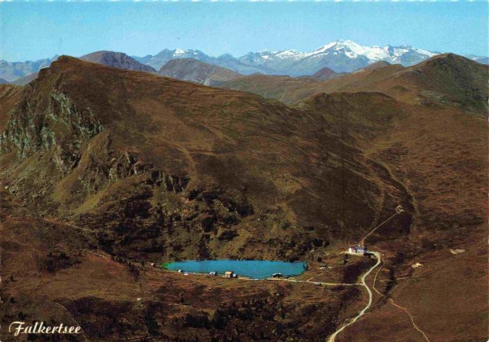 Falkertsee Nockgebiet Kaernten AT mit Falkertspitze und Hochalmspitze Fliegerauf