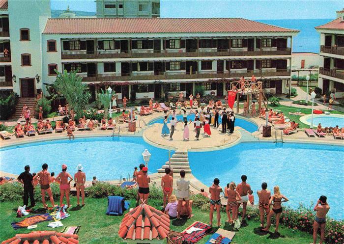 Playa del Ingles Gran Canaria ES Fiesta tipica en los jardines Hotel Parque Trop