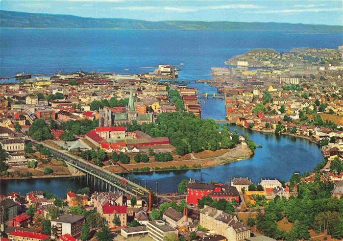 Trondheim Trondhjem Norge Parti fra byen me Nidelven