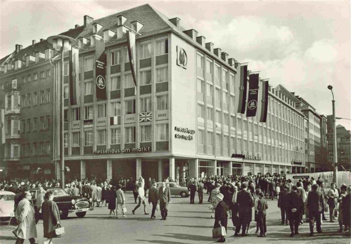 LEIPZIG Sachsen Neuerbautes Messehaus am Markt