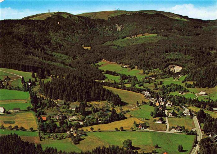 Baerental Feldberg Schwarzwald BW mit Feldberggipfel