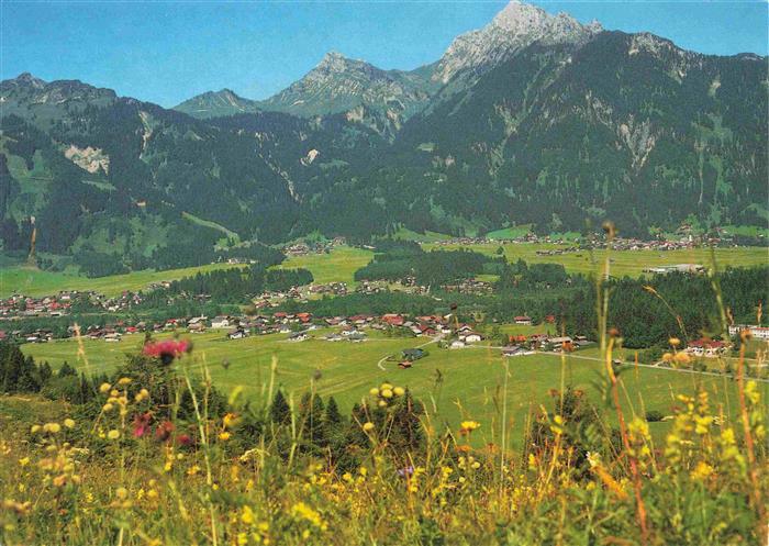 Ehenbichl Blick von der Ruine Ernberg auf Hoefen und Hahnenkamm