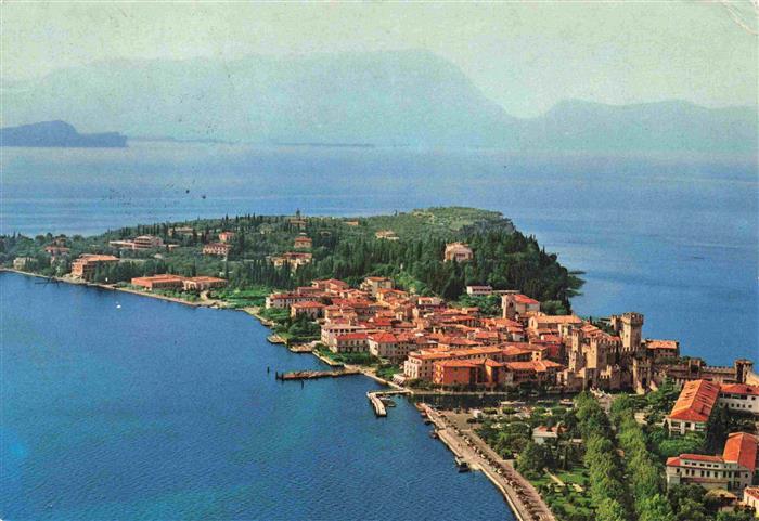 SIRMIONE Lago di Garda IT Fliegeraufnahme