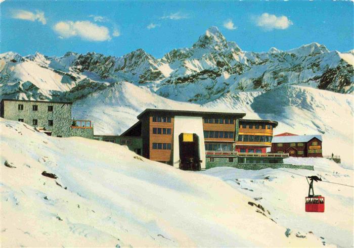 Nebelhornbahn Bergstation mit Seilbahn und Hochvogel