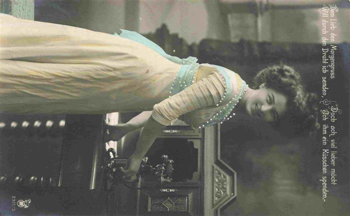 Foto RPH Nr. 2311/5 Frau Telefon