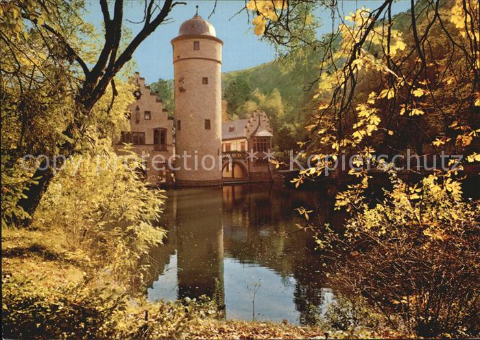 Mespelbrunn Wasserschloss Herbststimmung im Spessart