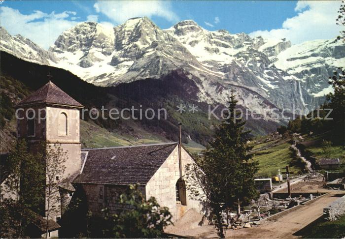 Gavarnie Hautes-Pyrenees Eglise au fond le Cirque