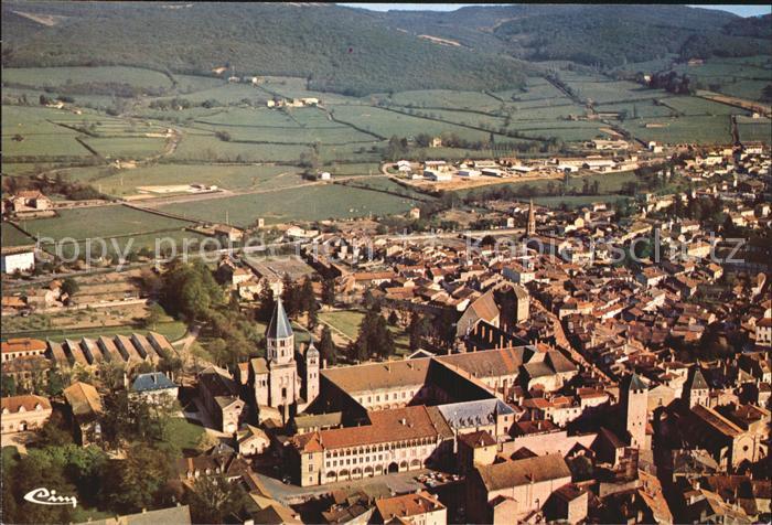Cluny Vue generale aerienne