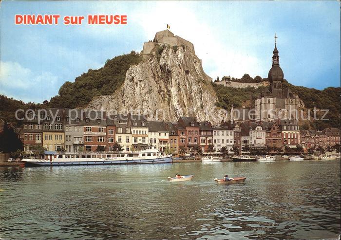 Dinant Wallonie Blick ueber die Maas Dampfer Kathedrale Festung