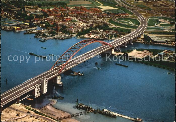 Rotterdam Fliegeraufnahme Brueckenpartie