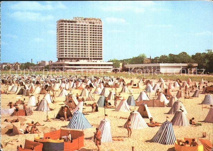 Rostock-Warnemuende Strand mit Hotel Neptun
