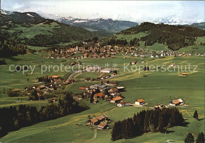 Kalzhofen mit Vorarlberger Alpen Schweizer Alpen Fliegeraufnahme