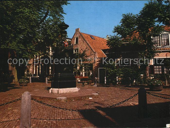 Wassenaar Dorpsplein met pomp Dorfplatz Brunnen