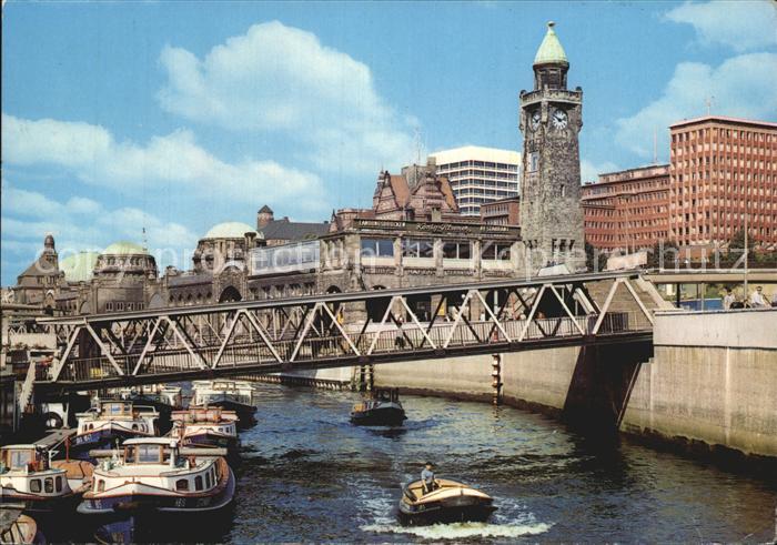 HAMBURG  CITY An den St Pauli Landungsbruecken