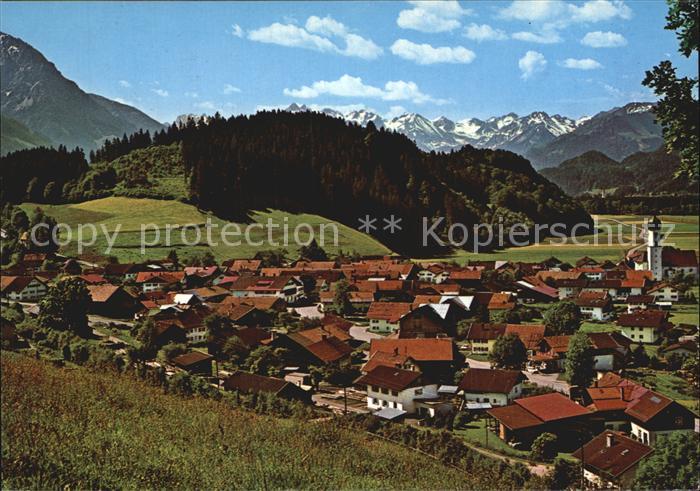 Altstaedten Allgaeu mit Allgaeuer Hochgebirge