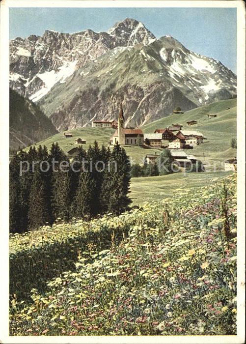 Hirschegg Kleinwalsertal Vorarlberg mit Widderstein und Baerenkopf