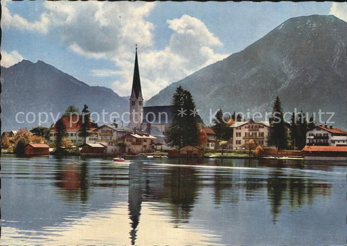 Rottach-Egern mit Kirche und Wallberg