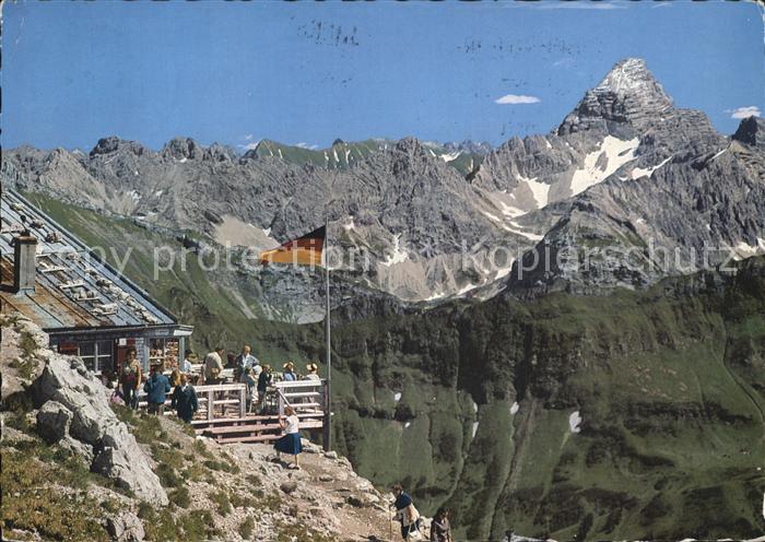 Nebelhorn Gipfelhuette mit Hochvogel