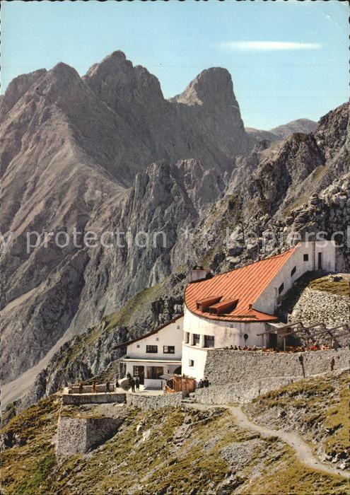 Innsbruck Nordkettenbahn Hafelekar Bergstation mit Brandjoch